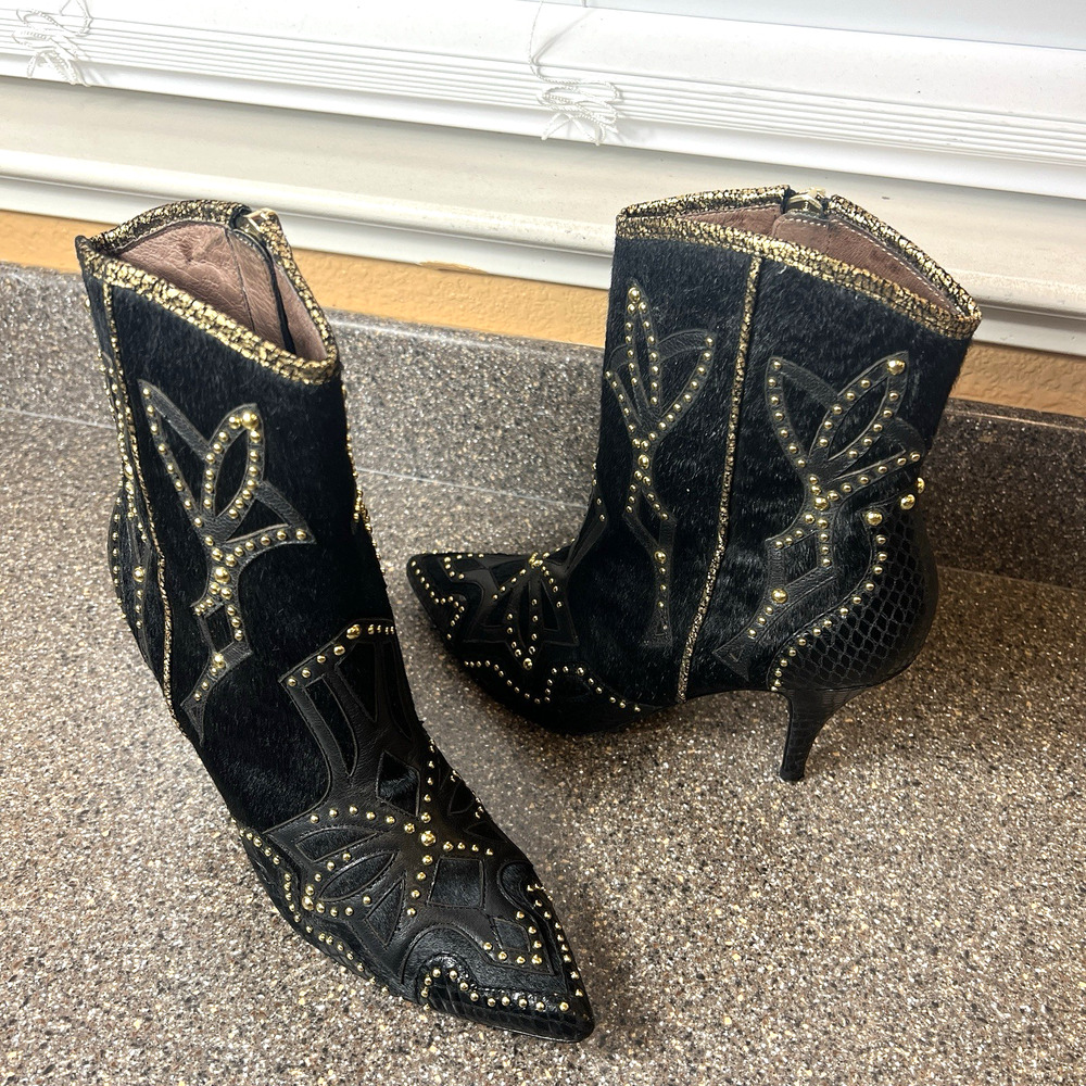 Donald J Pliner Womens Sz 10M Black Leather/Faux Fur Studded High Heel Zip Boots